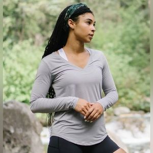 Steel Gray Wanderer Long Sleeve T Shirt ZYIA NWT Small 2434